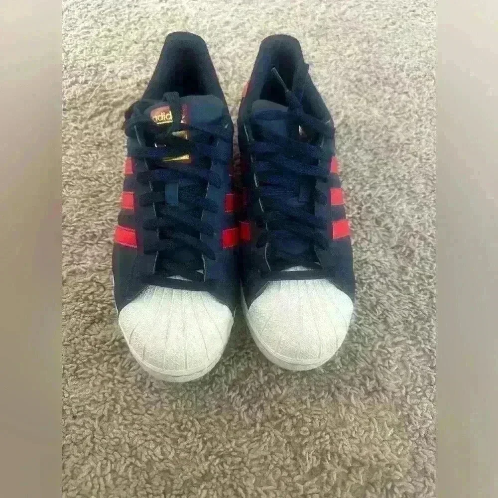 Adidas Superstar